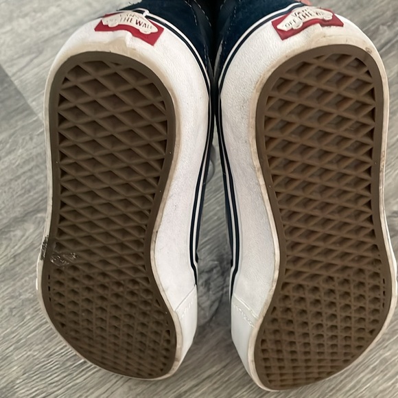 VANS Men’s 7.5 BLUE $70
Excellent Condition - Picture 6 of 7